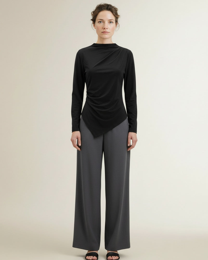 Full body view of the model wearing Studio Anneloes Marlena Top 9000 Black