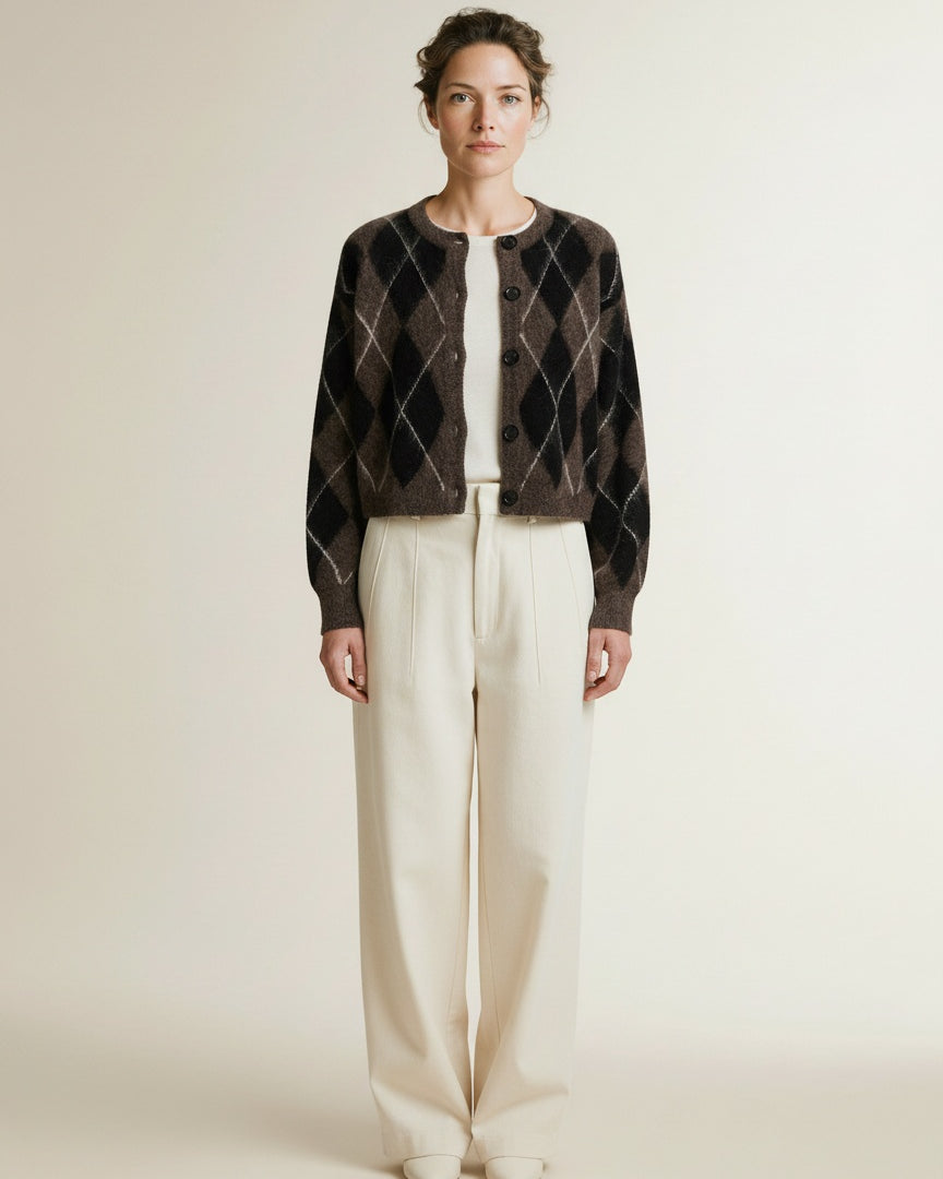 Full body view of the model wearing Gestuz Gzsida Multi Cardigan Black/chestnut/ivory