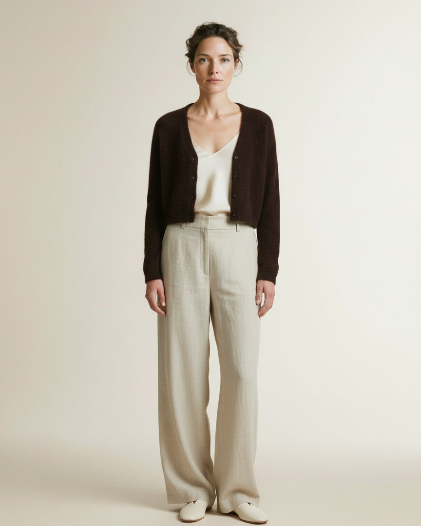 Full body view of the model wearing Gestuz Gzdebbie Cardigan Noos Ganache Melange