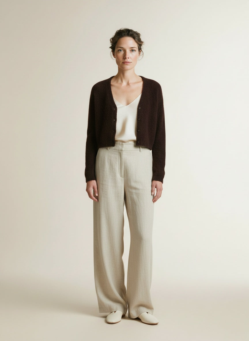 Full body view of the model wearing Gestuz Gzdebbie Cardigan Noos Ganache Melange