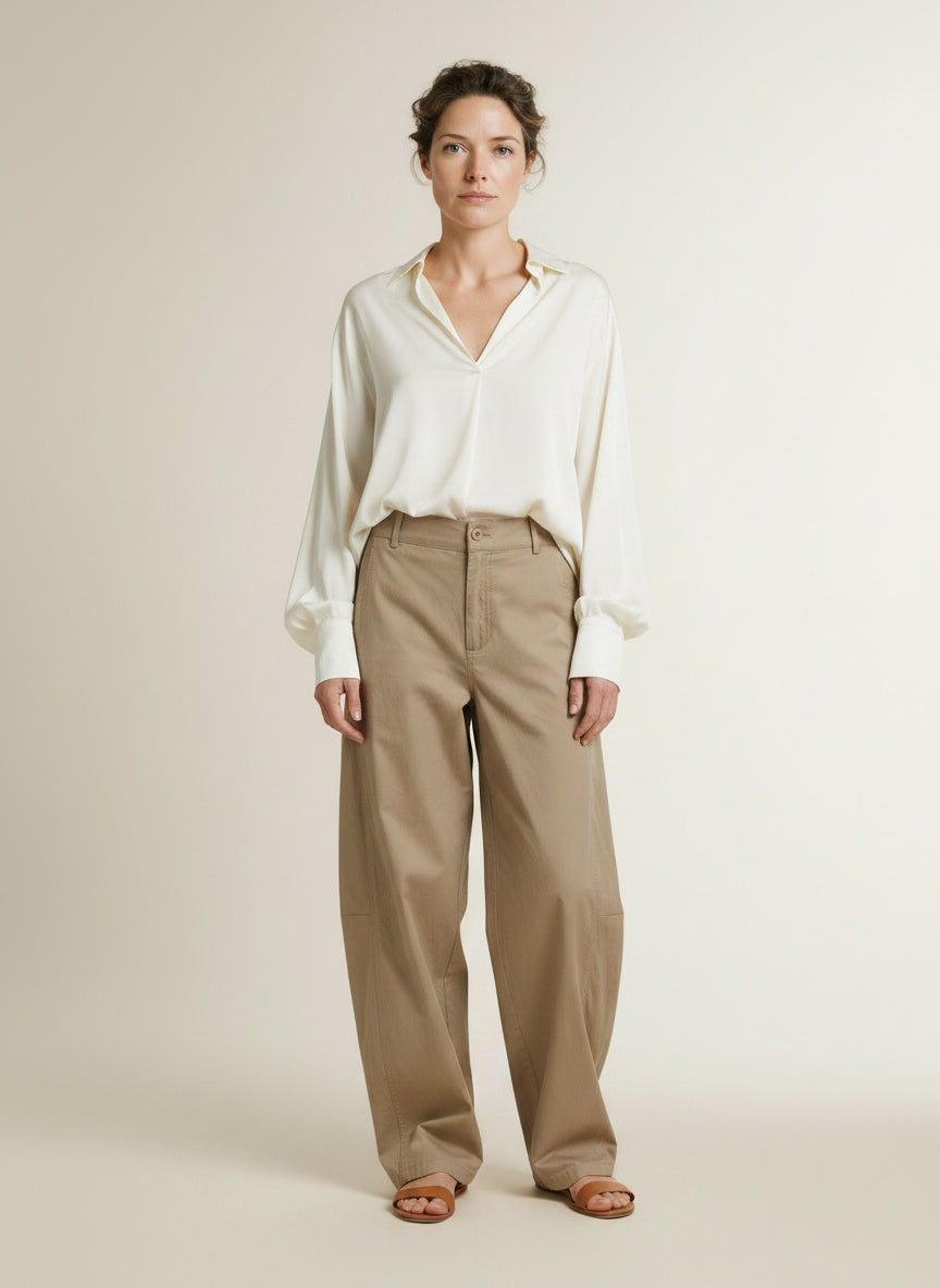 Full body view of the model wearing Co'couture Cottoncc Crisp Barrel Ll Pant Mushroom
