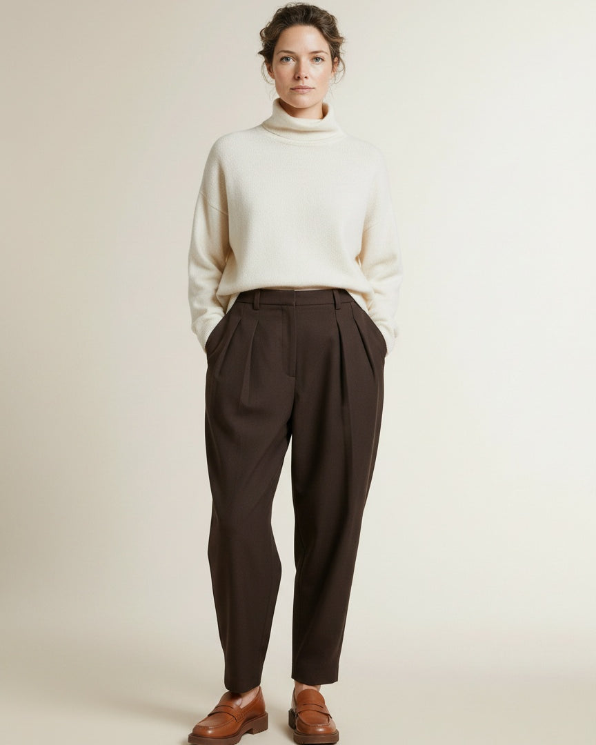 Full body view of the model wearing Copenhagen Muse Cmtailor-pants Mulch