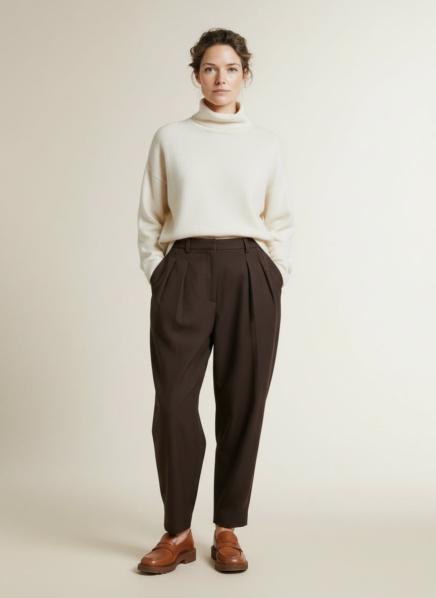 Full body view of the model wearing Copenhagen Muse Cmtailor-pants Mulch