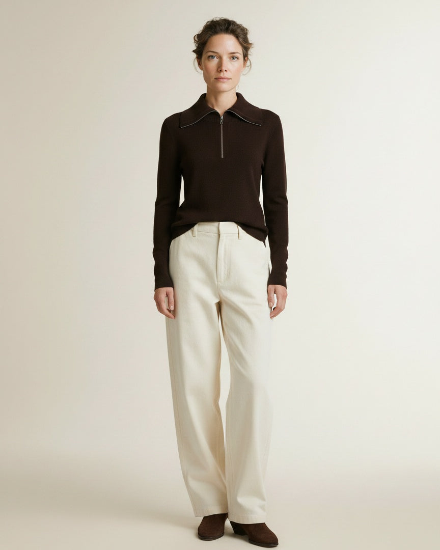 Full body view of the model wearing Gestuz Gzrosalie Pullover Ganache