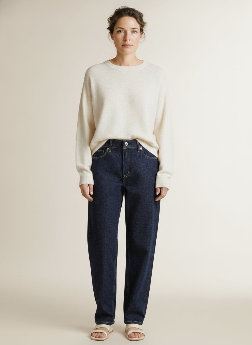 Full body view of the model wearing Mac Danni Jeans Fashion Rinsed