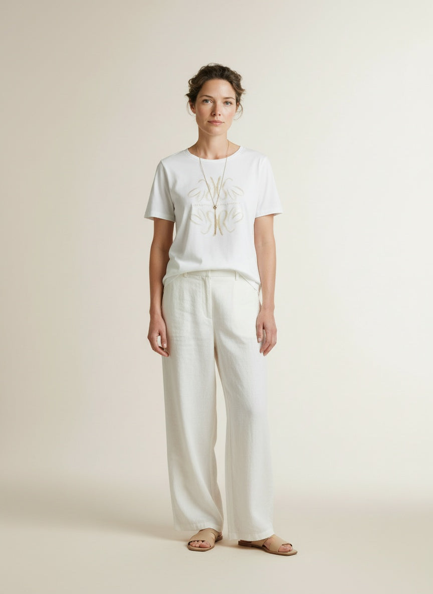 Full body view of the model wearing Red Button Tee Temmy Butterfly White/butteryellow