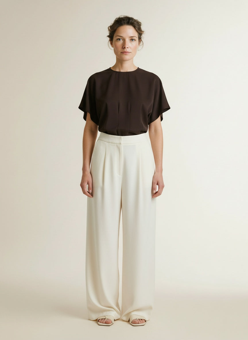 Full body view of the model wearing Msch Copenhagen Mschalfa Ss Top MolÃ©
