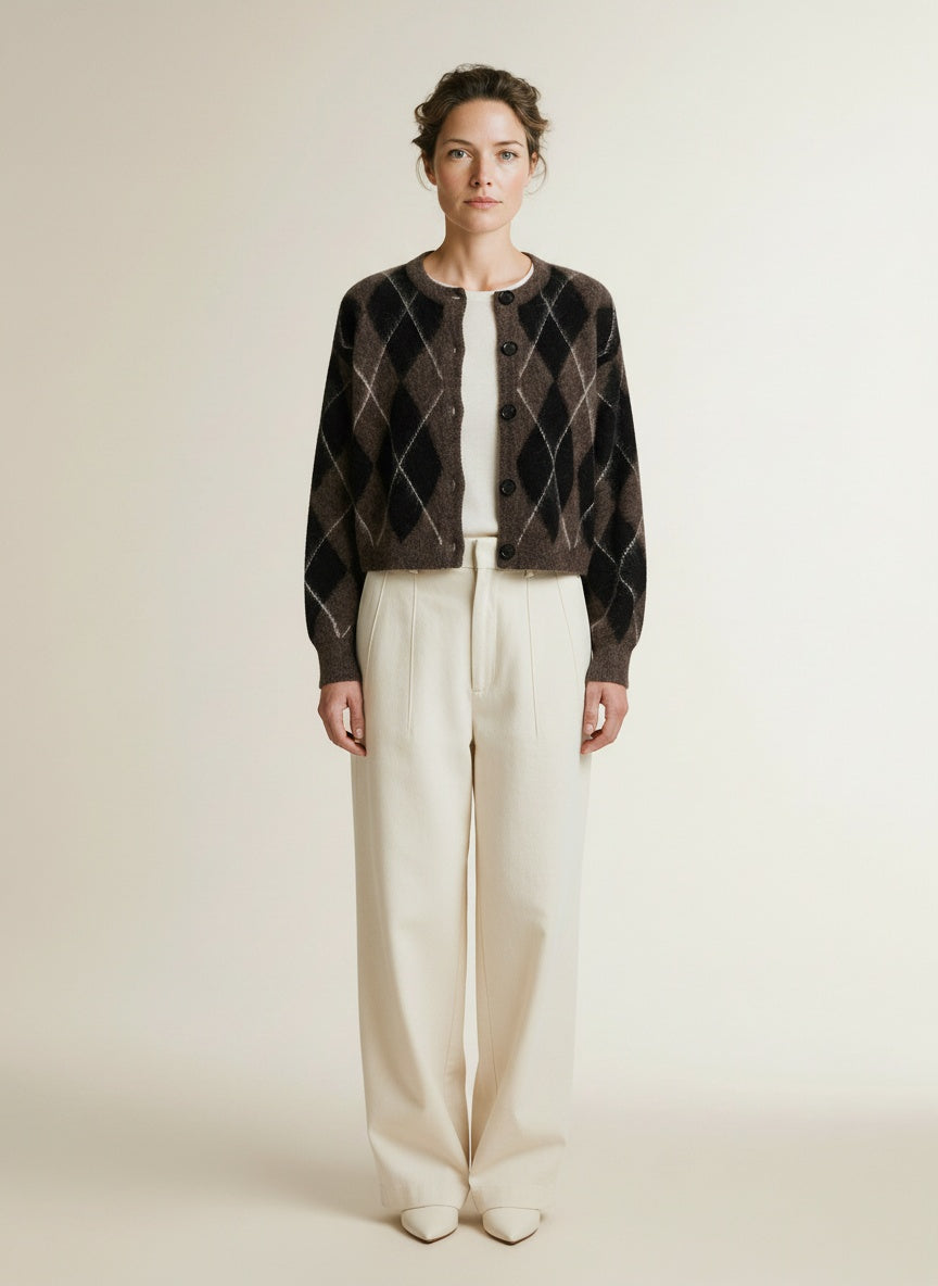 Full body view of the model wearing Gestuz Gzsida Multi Cardigan Black/chestnut/ivory