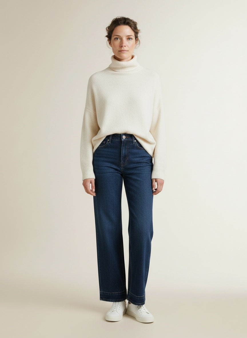 Full body view of the model wearing Red Button Conny Dark Blue Used Darkblueused L30